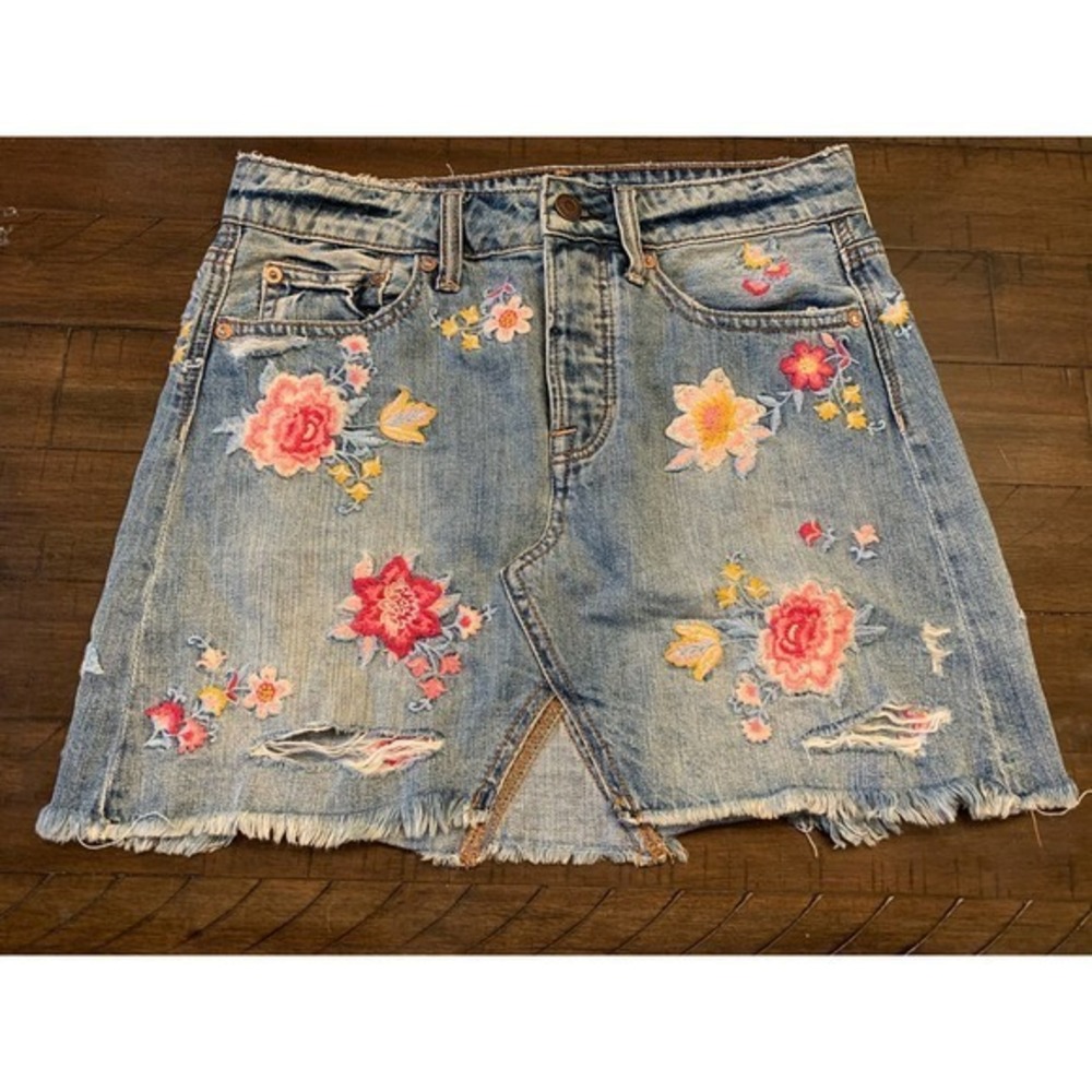American Eagle Distressed Mini Skirt